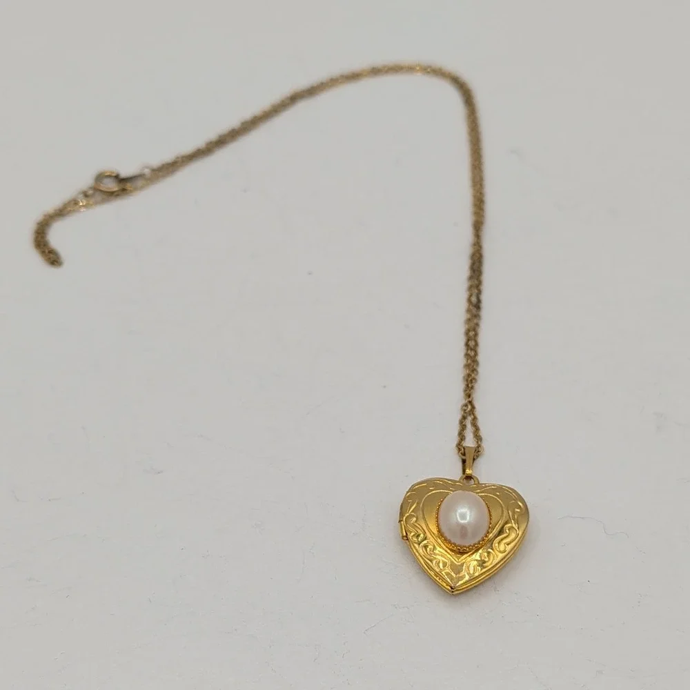 Vintage Gold Tone Faux Pearl Heart Locket Necklace Etched Scroll 18